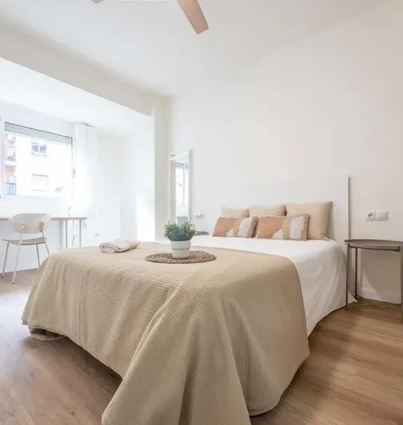 Inviting double bedroom near the Gulliver park