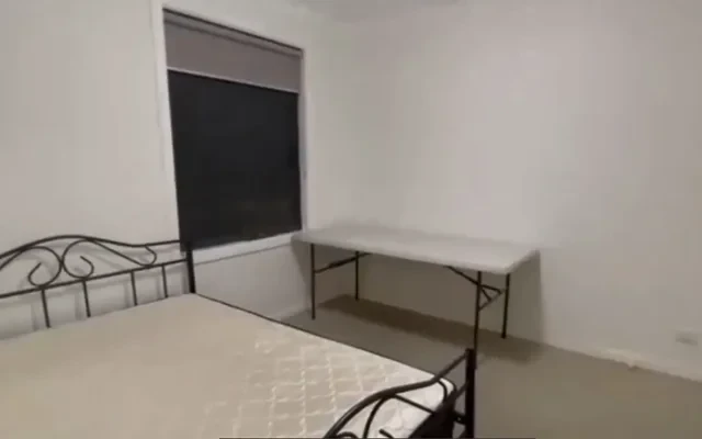 5 Koonawarra Street 3