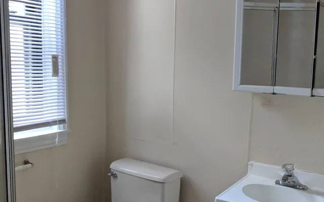 UCA - 3933 Pine Street 4