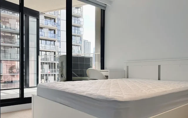 677 La Trobe St 3