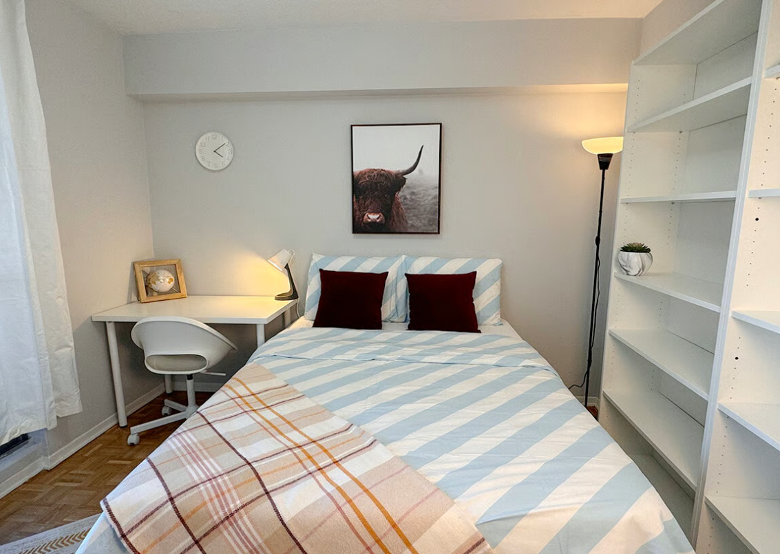 Sky Residence - REDPATH AVE & ROEHAMPTON AVE