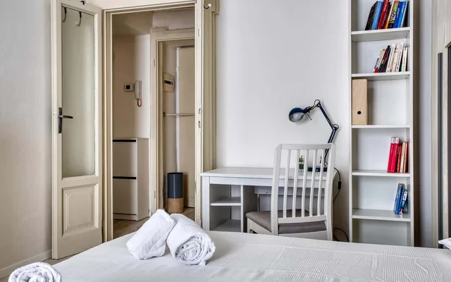 Chic 1-bed flat 4