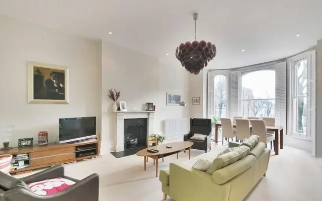 Belsize Avenue, Belsize Park, London, NW3 4BL 0