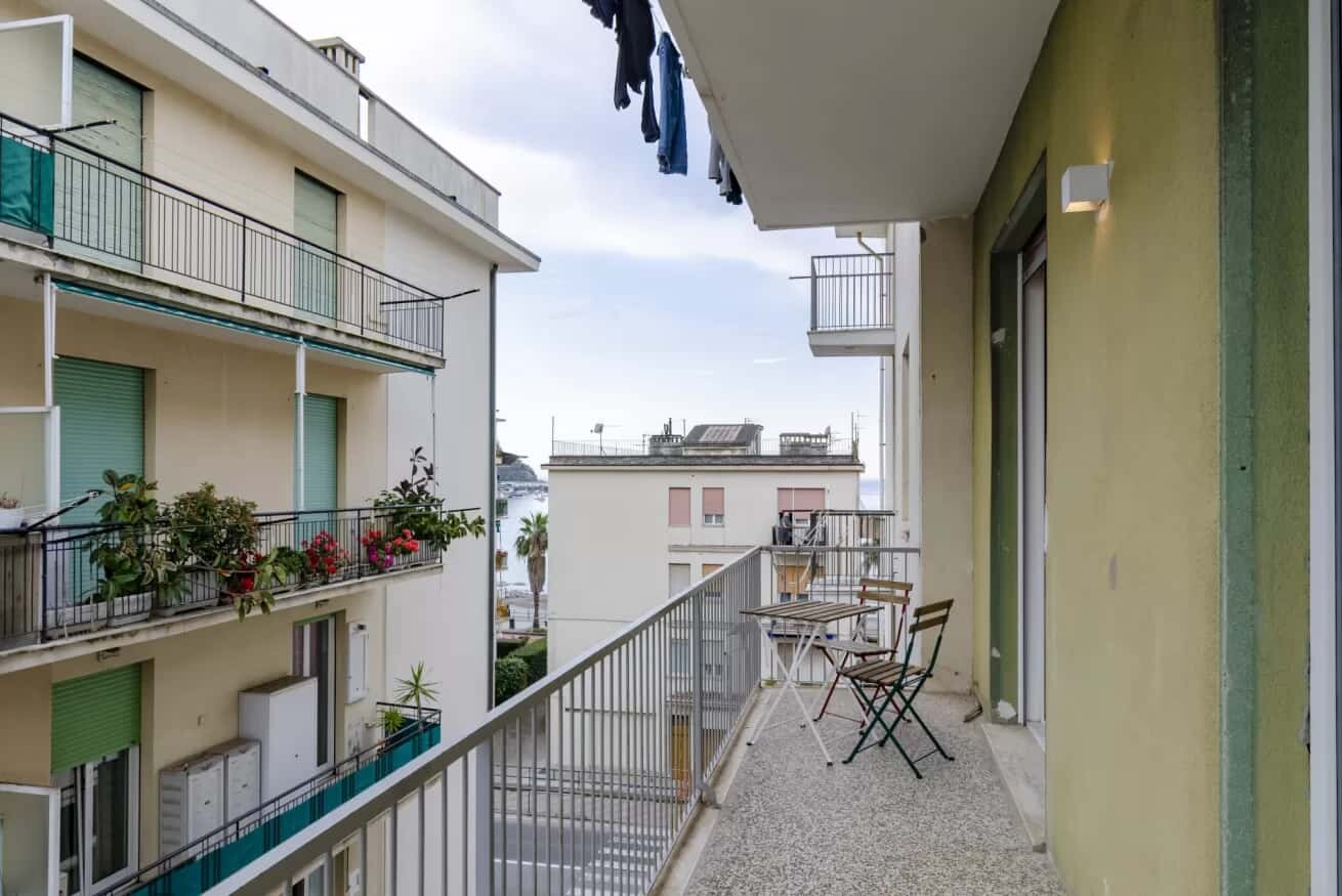 Apt for 6, w/Terrace near Beach in Sestri Levante