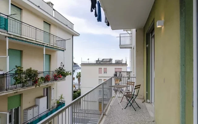 Apt for 6, w/Terrace near Beach in Sestri Levante 0