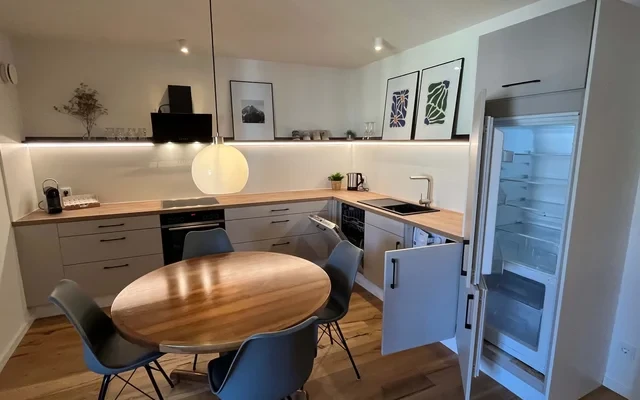 Fully furnished exclusive 2.5-room apartment in a superb central location in Munich 3