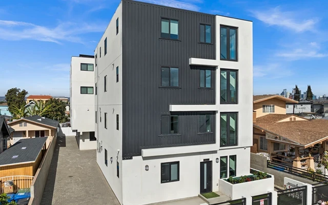 1377 W 36th Pl 2