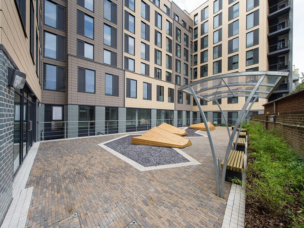 Glassyard Building photo 4