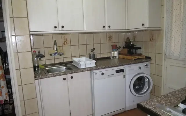 Single bedroom in student-heavy Argüelles 4