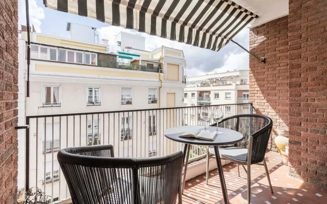 Alonso - 3 bedrooms with terrace in Rios Rosas 0