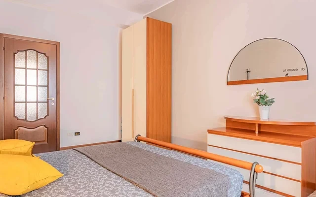VIA BRONI 19 <br> PRIVATE ROOM S1 2