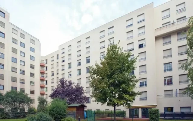 Near Center, Near Université Lyon 2, Lyon 3 0