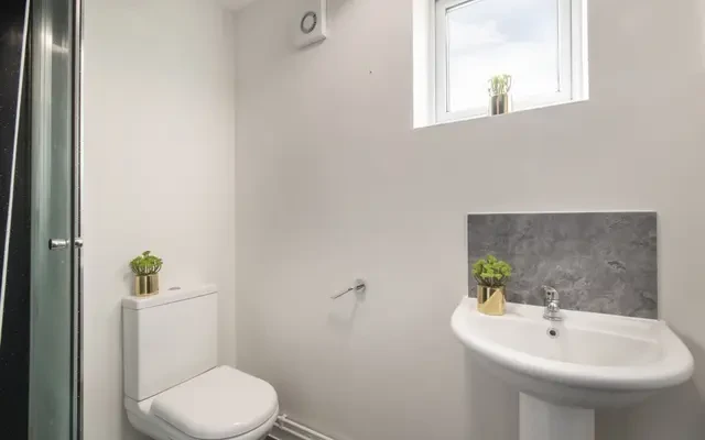 Room 6, Flat 2, Rob Roy Avenue, NG7 2ER 2