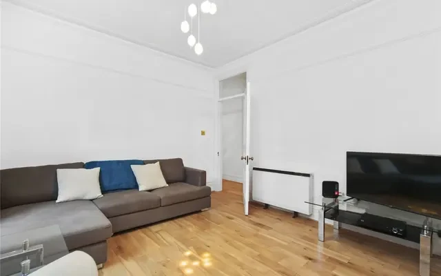 Iverna Court Kensington London W8 4