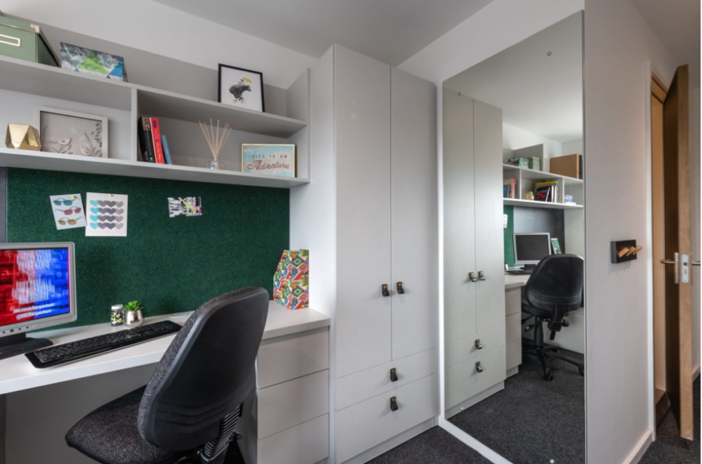 Shared Apartment Classic