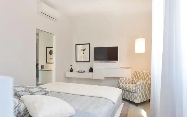Vestri Golden Suite 3