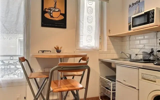 studio in 19th arrondissement of Paris and Parc des Buttes Chaumont 2