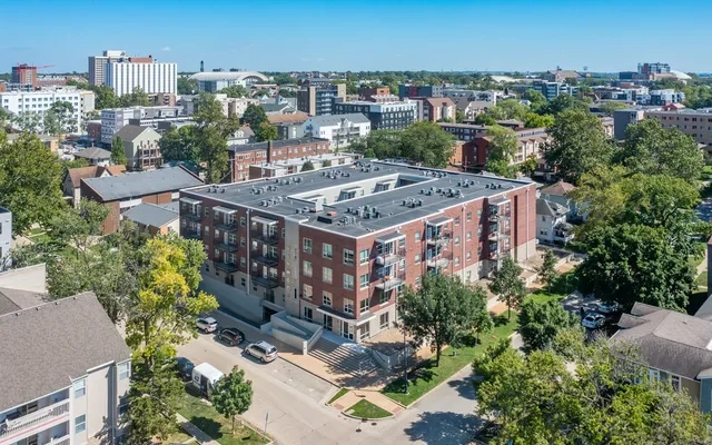 Maywood Apartments 0
