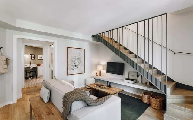 CAMPRO - 3 bedrooms apartment with balcony in Eixample Esquerra 2