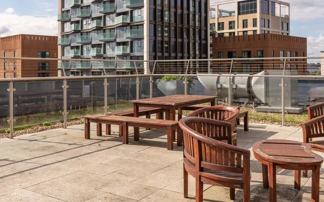 Lit The Lyra - London student accommodation - Terrace