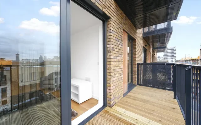 Whiting Way London SE16 1