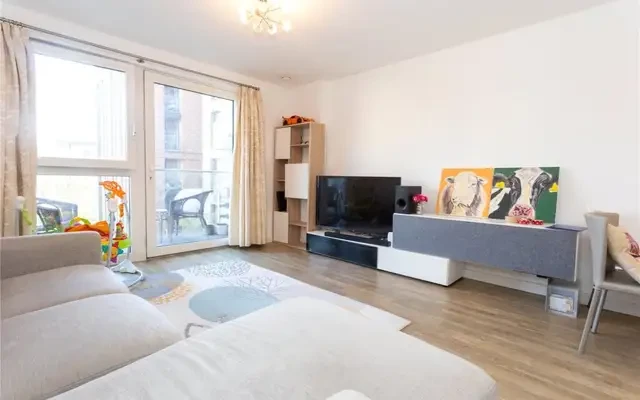 LH-Greenland Place 3