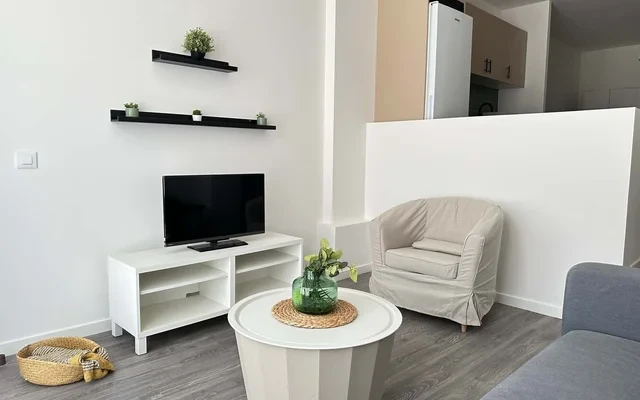 Calle de Pradales, 7. Bajo F 4