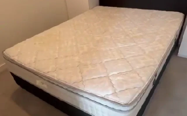 327 La Trobe Street 0