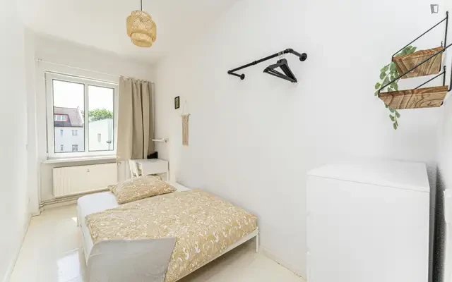 Very nice double bedroom in Adlershof 0