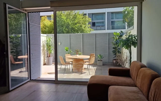 Apartamento en Calle de Julian Camarillo, Madrid 4