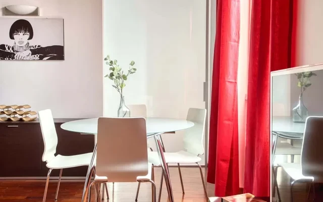 Charming apartment in the heart of Isola district 4