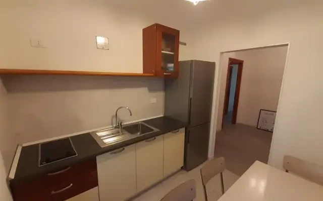 Single bedroom in a 3-bedroom apartment in Loreto 2