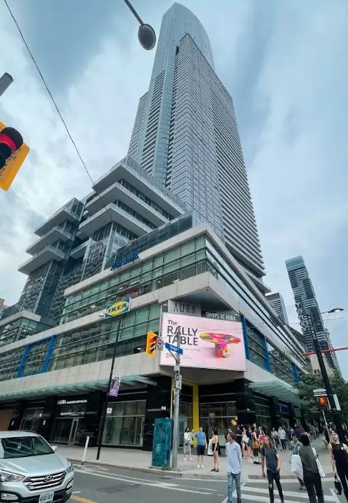 2406-386 Yonge St