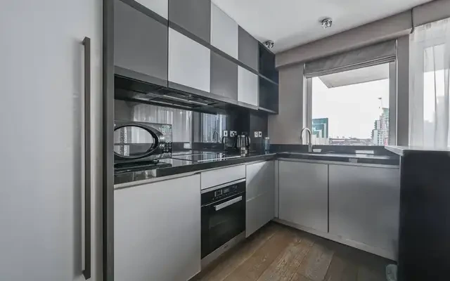 Grosvenor Road, Pimlico, SW1V 3