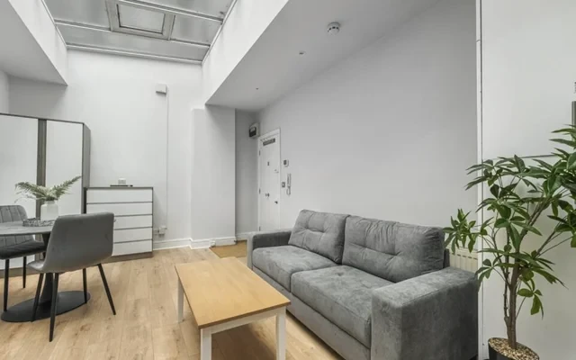 LH-Southwell Gardens 0