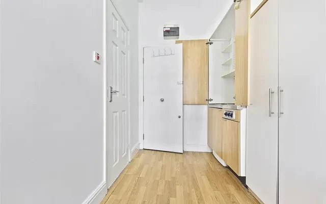 LH-Collingham Place, South Kensington 4