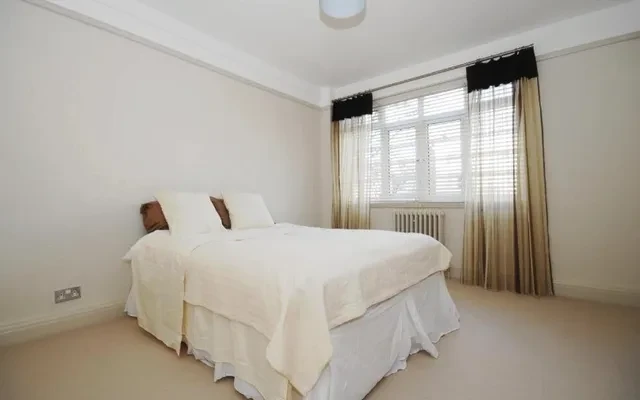 LH-Chatsworth Court 2