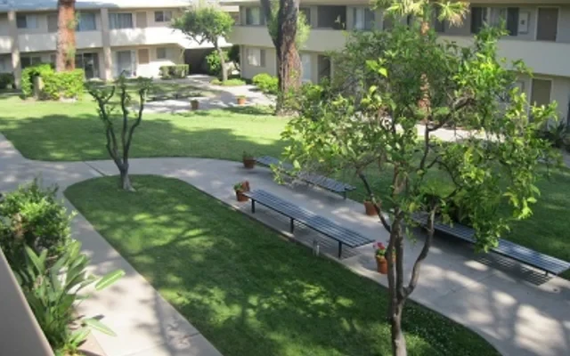 102 N. Hope Avenue - Santa Barbara student accommodation