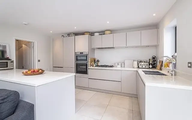 Home Park Road, London, SW19 7HR 1