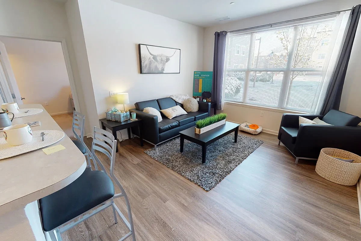 2x1 Hawkeye - Unfurnished  Entire Unit