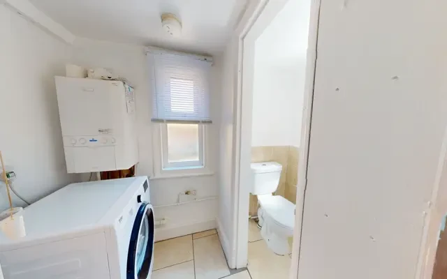 Room 1, Sibthorpe Street, LN5 7SH 2