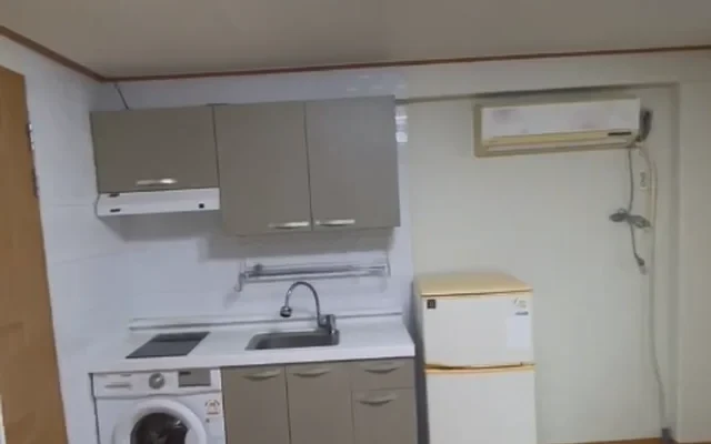 Large Single Room In A Residential Building 0