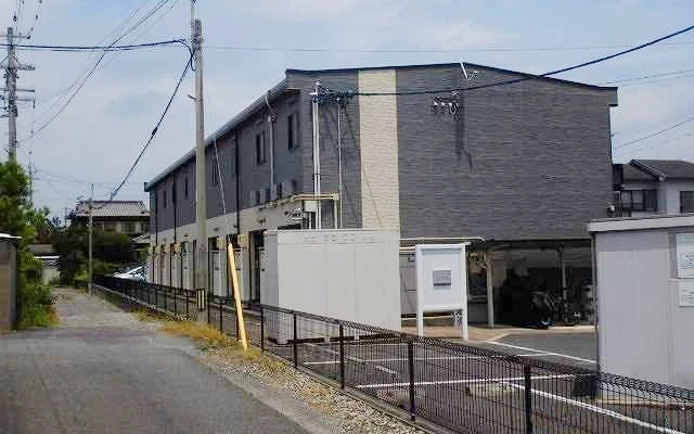 レオパレスアナナス 0