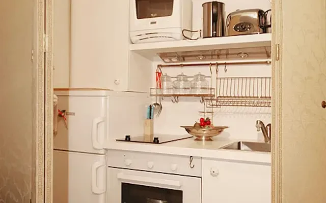 studio in 3rd arrondissement, Temple 2
