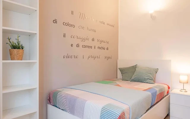 VIA SASSETTI 17 <br> PRIVATE ROOM S1 1