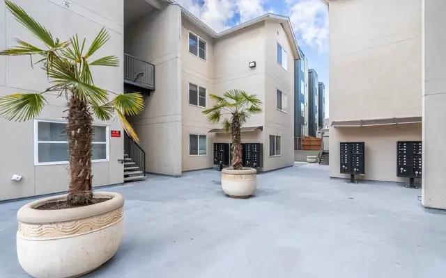 4629 21st Avenue NE 1