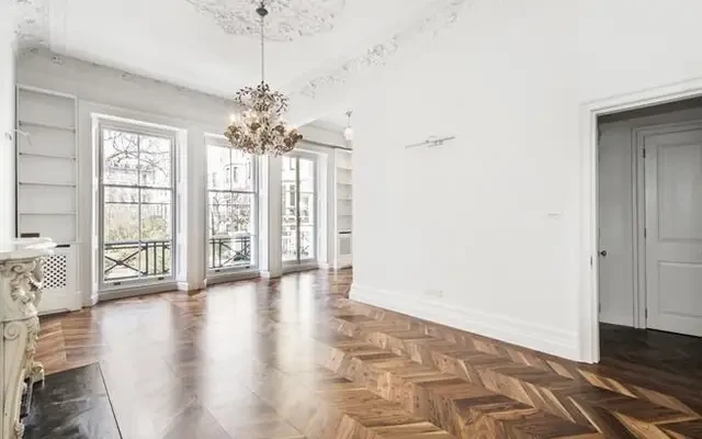 Ennismore Gardens, London, SW7 1AJ 0