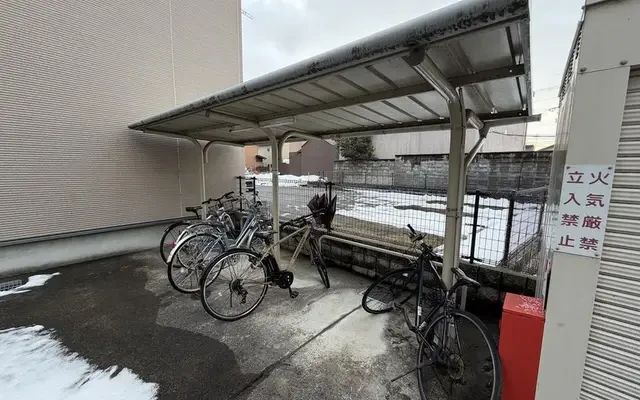 レオパレス城町 - chỗ ở sinh viên tại Thành phố Hikone - 206号房间(带独立厨房)