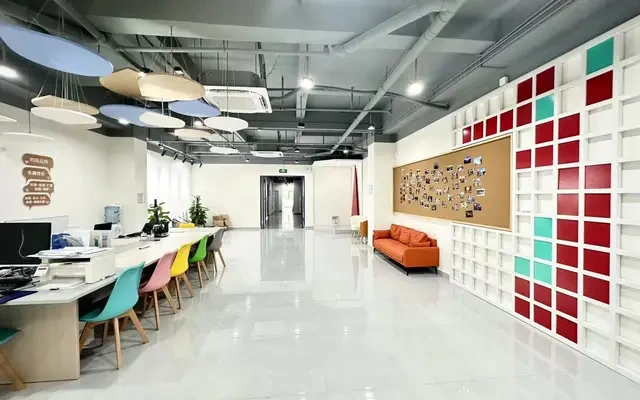 窝趣深圳横岗大运AI小镇三店公寓 1