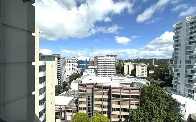 2 Eden Crescent 2